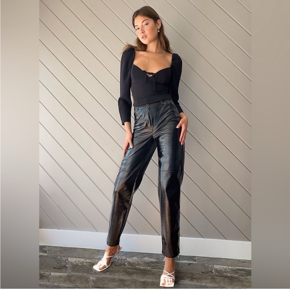 ✨ NWT Wilfred Black Shiny Funk Pants - Size 4 ✨